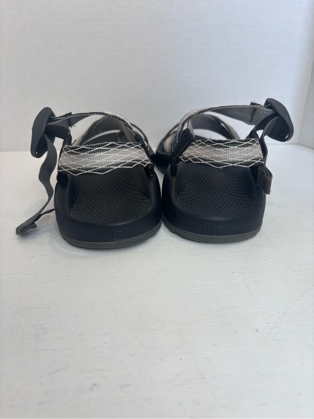 Chaco Women's Z/2 Classic Sandals Black with Gray Diagonal Stripes size 5 - Picture 4 of 7